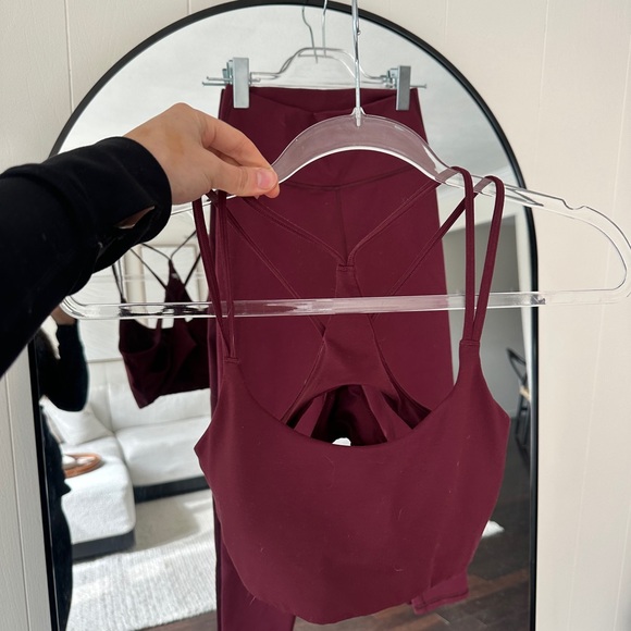 Fabletics Deep Red workout set - Picture 8 of 8